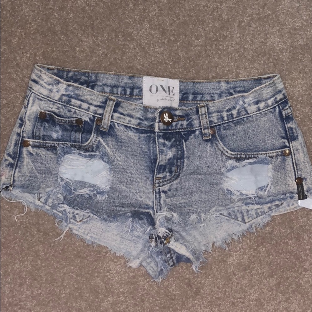 One Teaspoon Size 26 Light Wash Shorts